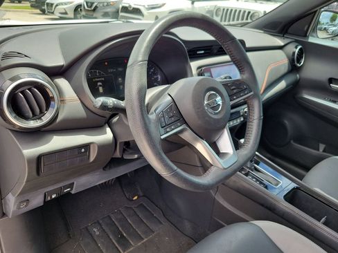 Used 2021 Nissan Kicks SR w/ SR Premium Package FWD image 26