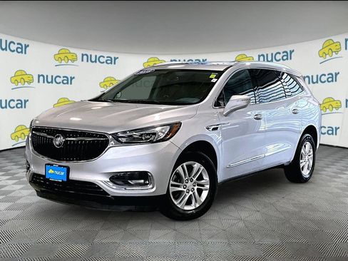 Used 2018 Buick Enclave Essence AWD/4WD image 3