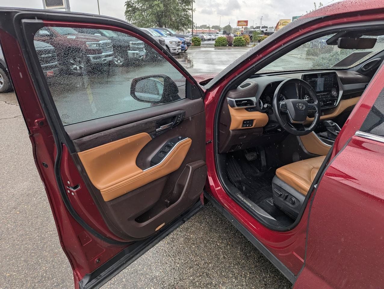 Used 2020 Toyota Highlander Platinum AWD/4WD image 8