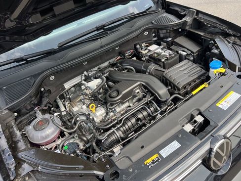 New 2026 Volkswagen Taos SE FWD image 11