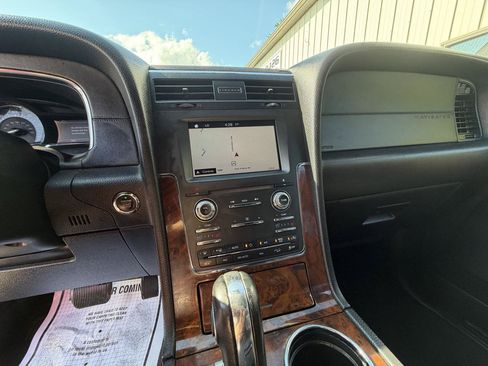 Used 2016 Lincoln Navigator L Select AWD/4WD image 15