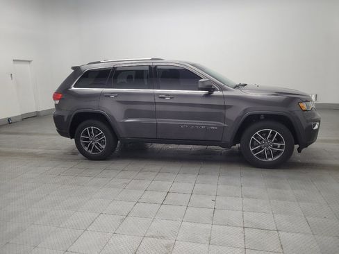 Used 2019 Jeep Grand Cherokee Laredo w/ Laredo X Package image 11