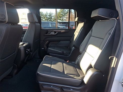 New 2026 GMC Yukon XL Elevation image 6