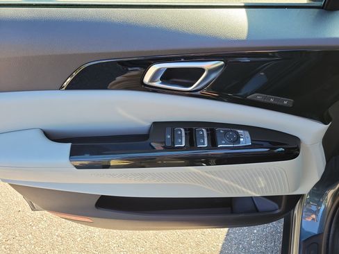 Used 2022 Kia Carnival SX image 20