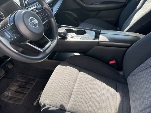 Used 2021 Nissan Rogue S FWD image 11