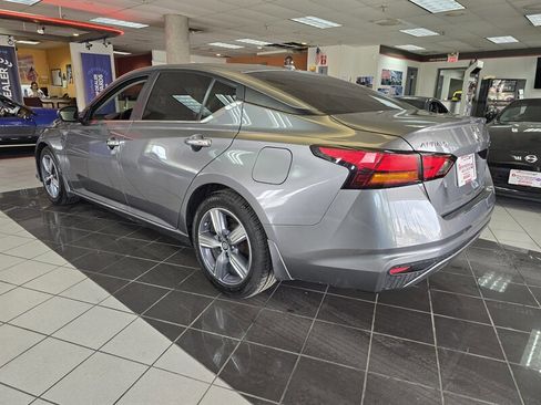 Used 2020 Nissan Altima 2.5 S FWD image 5
