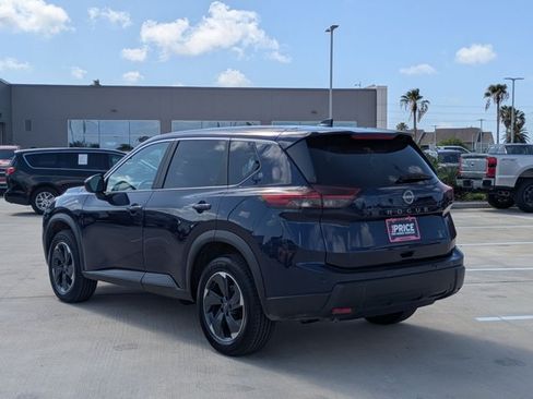 Used 2024 Nissan Rogue SV FWD image 8