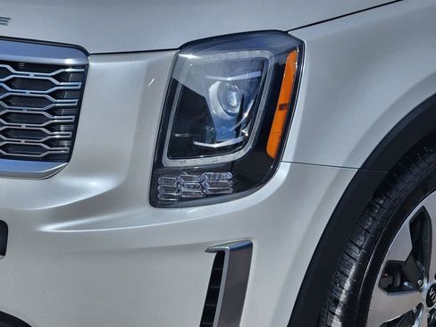 Used 2020 Kia Telluride EX w/ Towing Package image 8