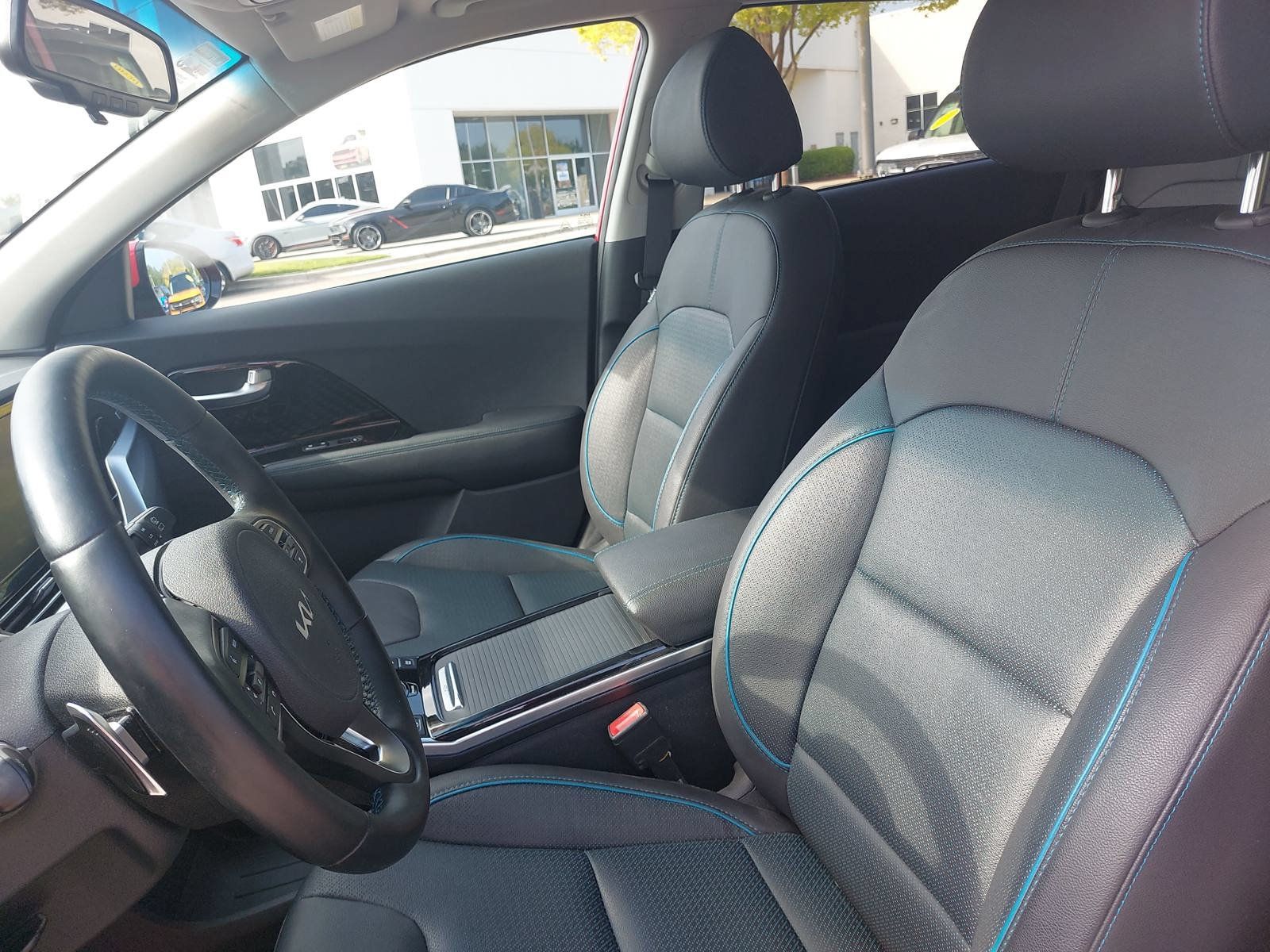 Used 2022 Kia Niro EX Premium w/ Cold Weather Package FWD image 14