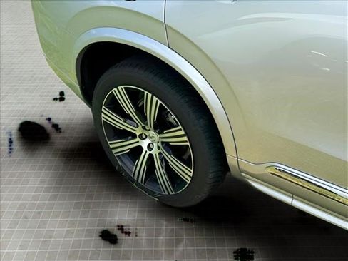 Used 2020 Volvo XC90 T6 Inscription w/ Protection Package Premier AWD/4WD image 12