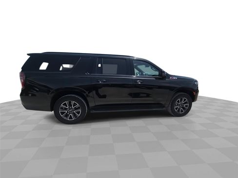 Used 2022 Chevrolet Suburban Z71 w/ Off-Road Capability Package AWD/4WD image 9