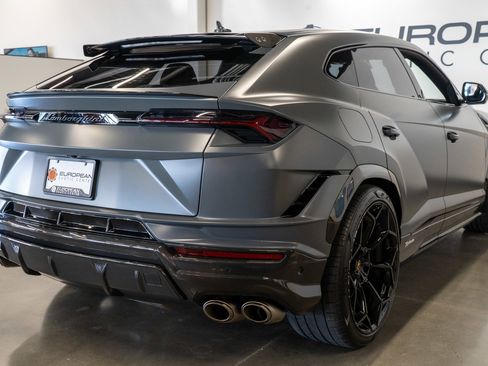 Used 2023 Lamborghini Urus Performante AWD/4WD image 25