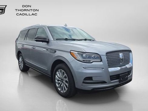 Used 2024 Lincoln Navigator Premiere AWD/4WD image 7
