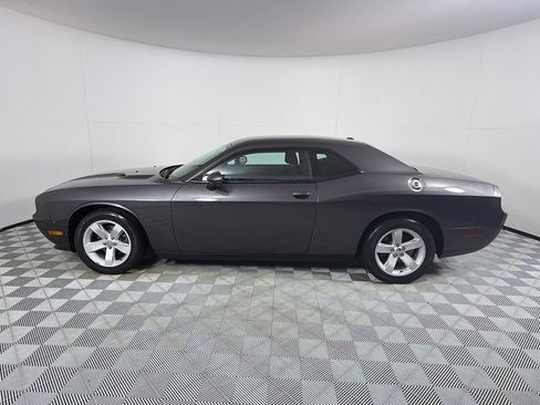 Used 2013 Dodge Challenger SXT RWD image 8
