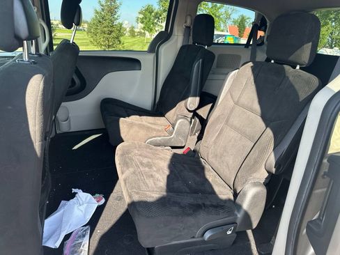 Used 2015 Dodge Grand Caravan SXT w/ Rear Park Assist Package FWD image 14