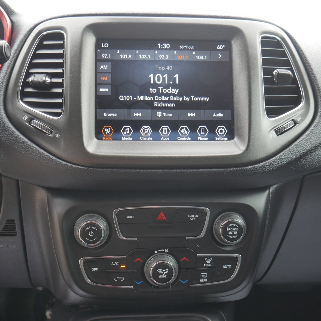 Used 2020 Jeep Compass Trailhawk w/ Cold Weather Group AWD/4WD image 34