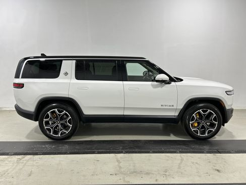 Used 2023 Rivian R1S Adventure image 6