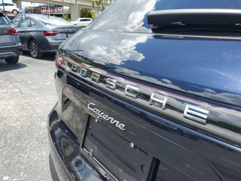 Used 2019 Porsche Cayenne AWD/4WD image 10