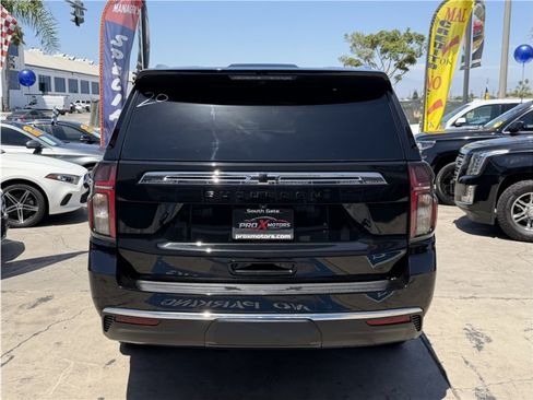 Used 2022 Chevrolet Suburban LT w/ Luxury Package AWD/4WD image 5