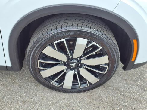 Used 2025 Mitsubishi Outlander SE AWD/4WD image 27