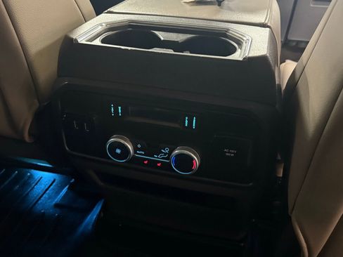 Used 2019 Ford Expedition Limited image 16