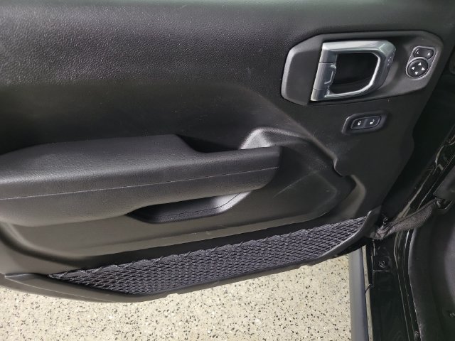Used 2026 Jeep Wrangler Unlimited Rubicon AWD/4WD image 17