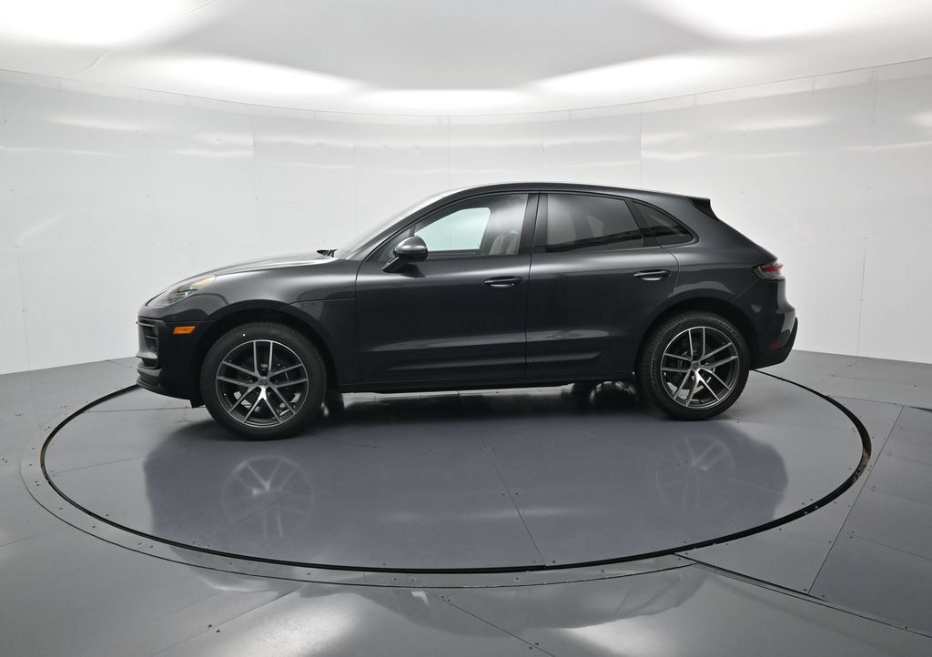 Used 2026 Porsche Macan AWD/4WD image 2