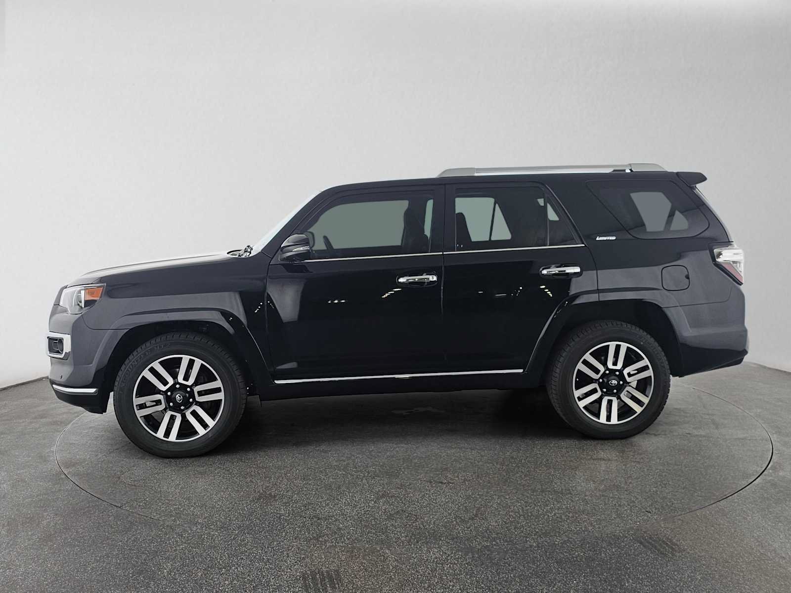 Used 2022 Toyota 4Runner Limited AWD/4WD image 6