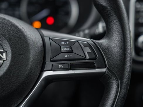 Used 2022 Nissan Kicks S image 24