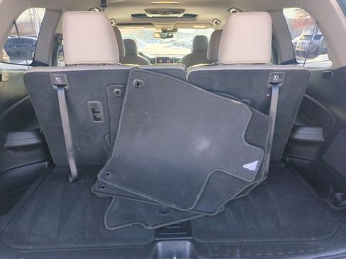 Used 2017 Honda Pilot Touring image 6