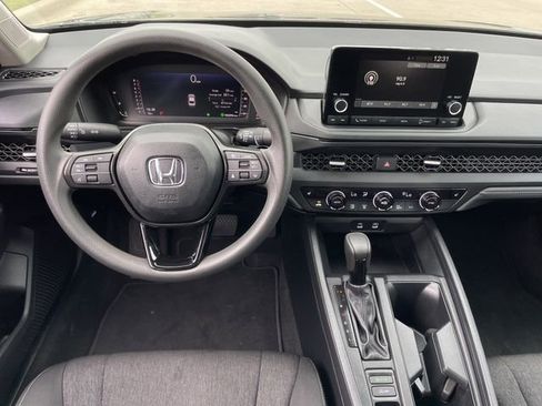Used 2025 Honda Accord SE image 10