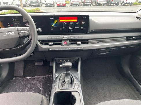 New 2026 Kia K4 FWD image 11