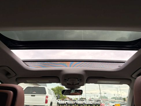 Used 2025 Hyundai Venue SEL FWD image 31
