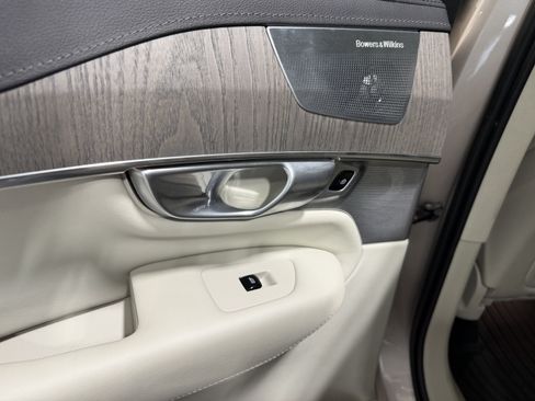 Used 2023 Volvo XC90 B6 Ultimate w/ Lounge Package AWD/4WD image 22