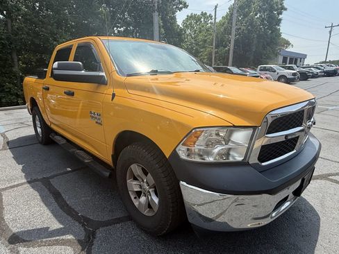 Used 2022 RAM 1500 Classic SLT w/ Electronics Group AWD/4WD image 5