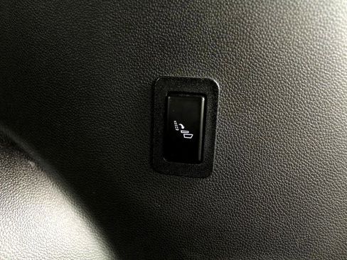 Used 2021 GMC Yukon XL Denali w/ Advanced Technology Package image 35