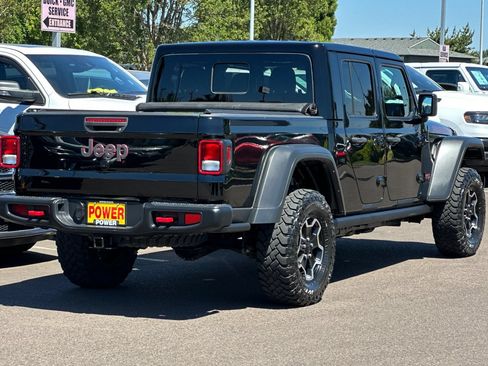Used 2023 Jeep Gladiator Rubicon w/ Cold Weather Group AWD/4WD image 4