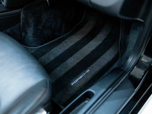 Used 2011 Porsche 911 Turbo S image 44