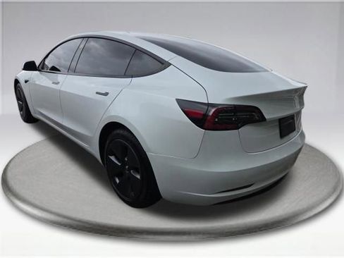 Used 2023 Tesla Model 3 Standard Range image 8