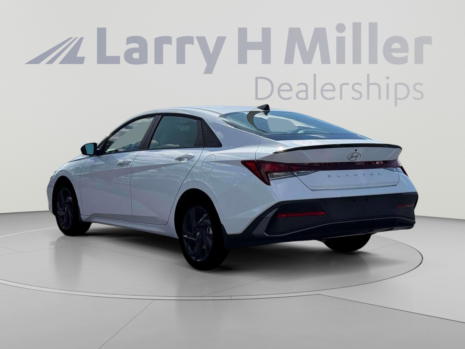 New 2026 Hyundai Elantra SEL Sport FWD image 5