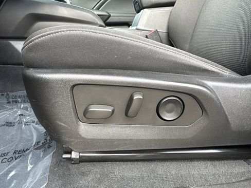 Used 2024 GMC Canyon Elevation w/ Convenience Package image 41