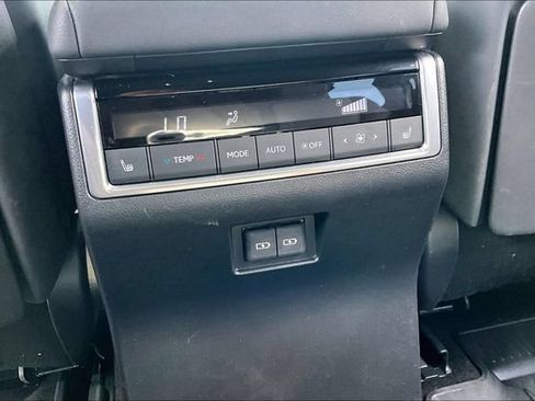 Used 2024 Lexus GX 550 w/ Accessory Package (2T) AWD/4WD image 10