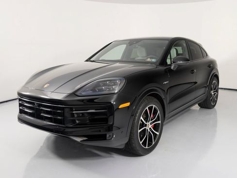 Certified 2025 Porsche Cayenne S AWD/4WD image 7