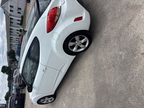 Used 2014 Hyundai Veloster w/ Style Package 02 FWD image 8