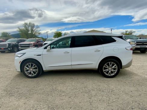 Used 2022 Buick Enclave Premium AWD/4WD image 2