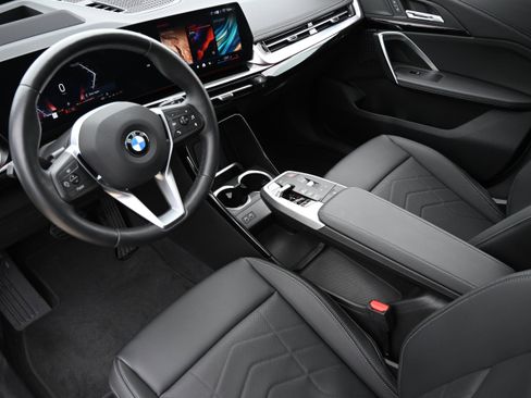 Certified 2025 BMW X1 xDrive28i image 12