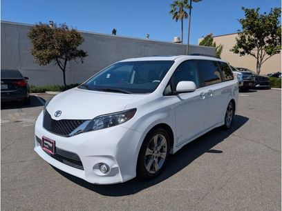 Used 2014 Toyota Sienna SE