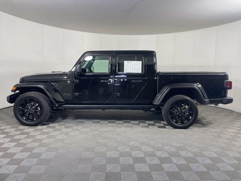 Used 2024 Jeep Gladiator Sport AWD/4WD image 7