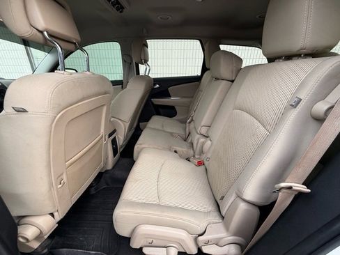 Used 2017 Dodge Journey SXT w/ Comfort/Convenience Group image 20