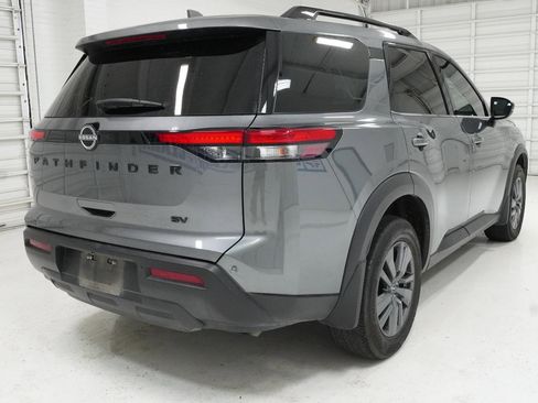 Used 2024 Nissan Pathfinder SV w/ Lighting Package (N92) FWD image 5